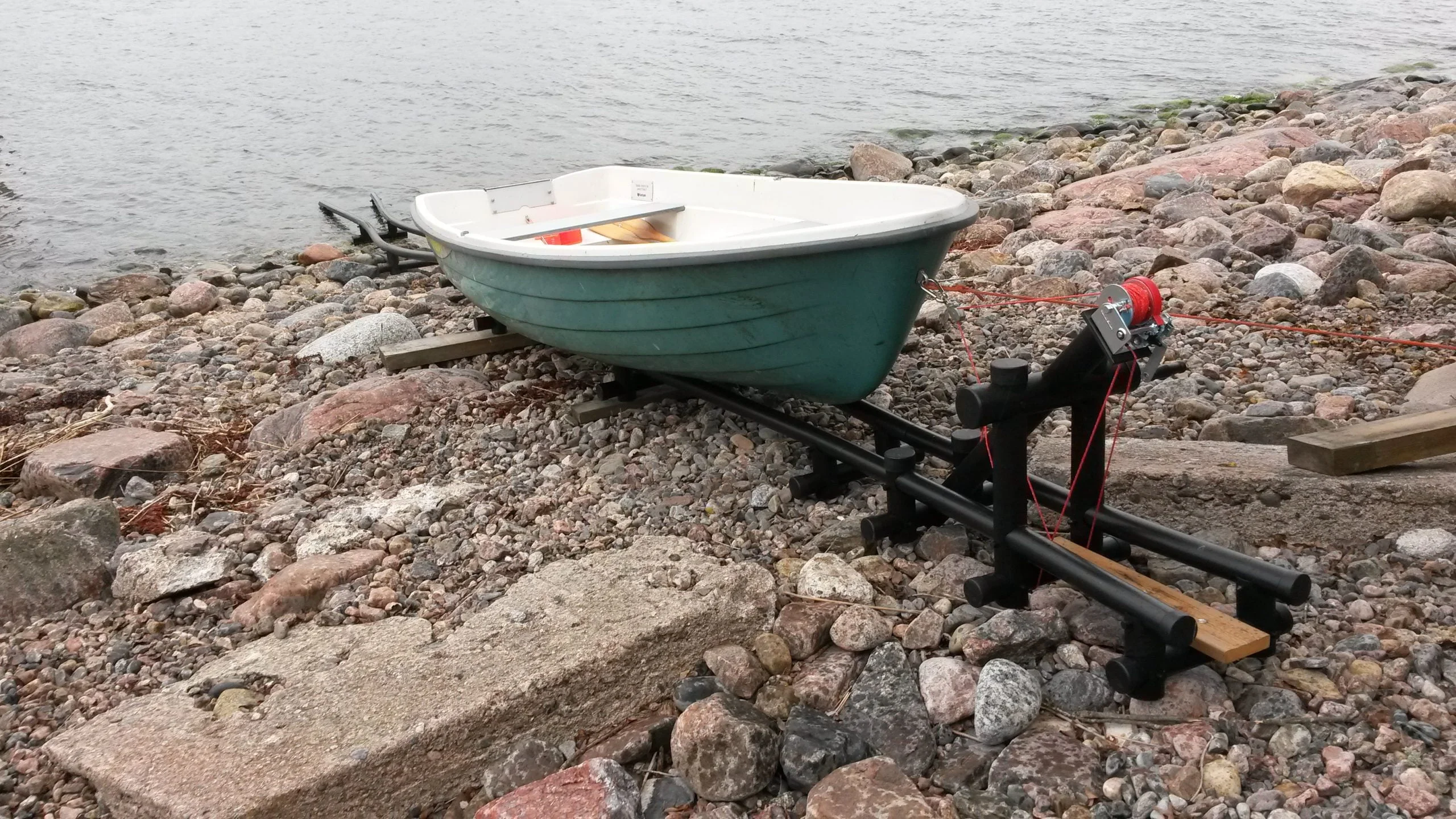 Soutuvenetelakka vinssillä - Image 7