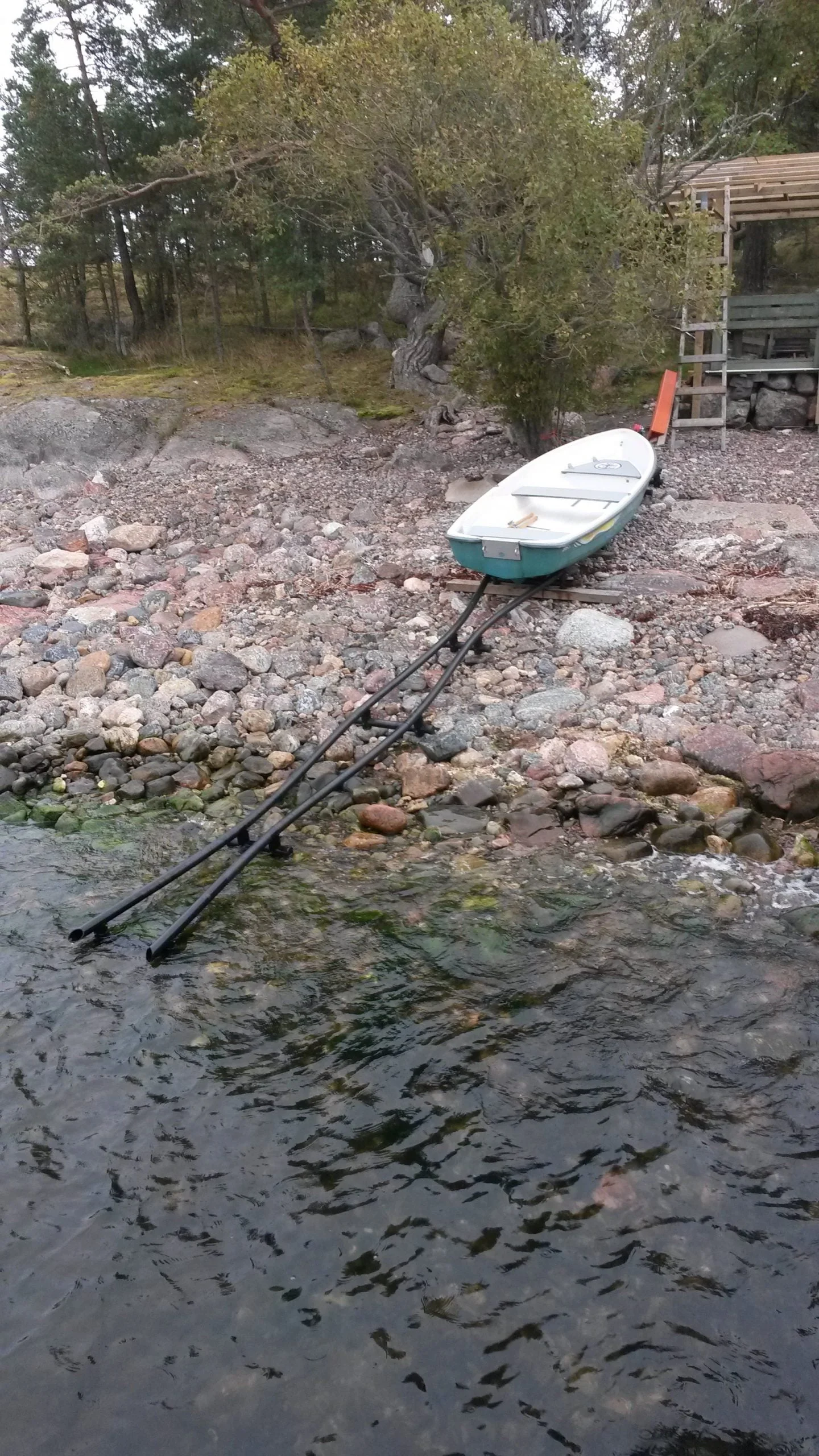 Soutuvenetelakka vinssillä - Image 11